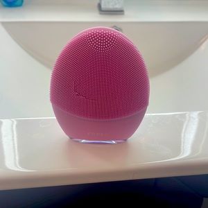 FOREO LUNA 3 Facial Cleansing Brush